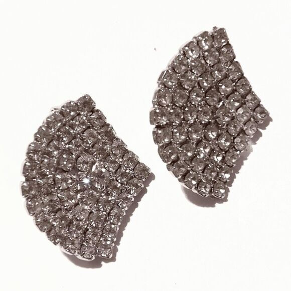 Vintage Silver Tone Prong Set Clear Rhinestone Fan Shaped Clip Earrings - Picture 1 of 6